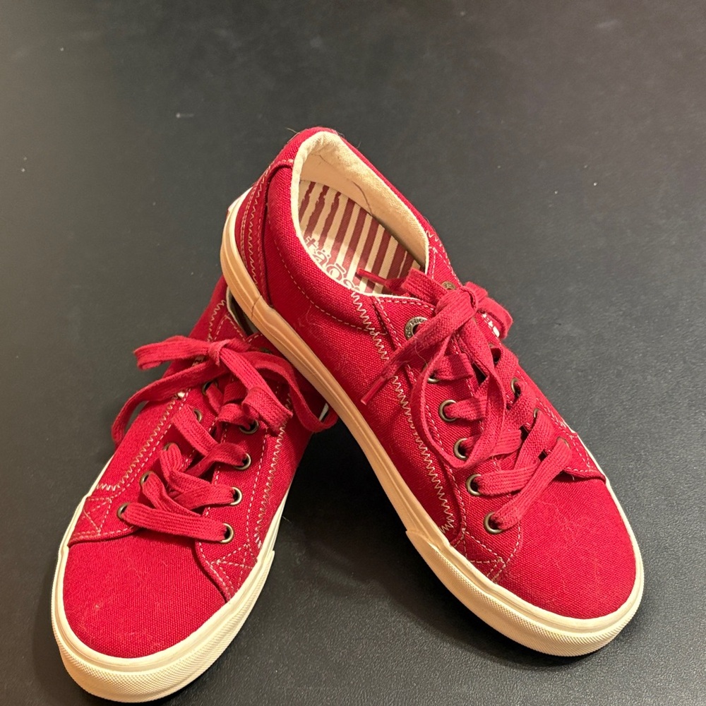 Taos Red Canvas Sneakers